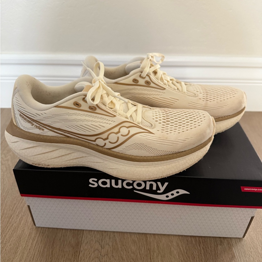 Saucony Beige and Brown Athletic Shoes